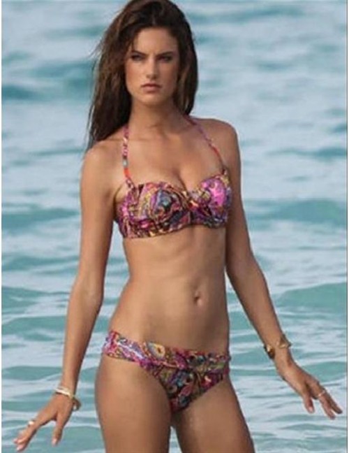 Famosas en Bikinies - 2016-06